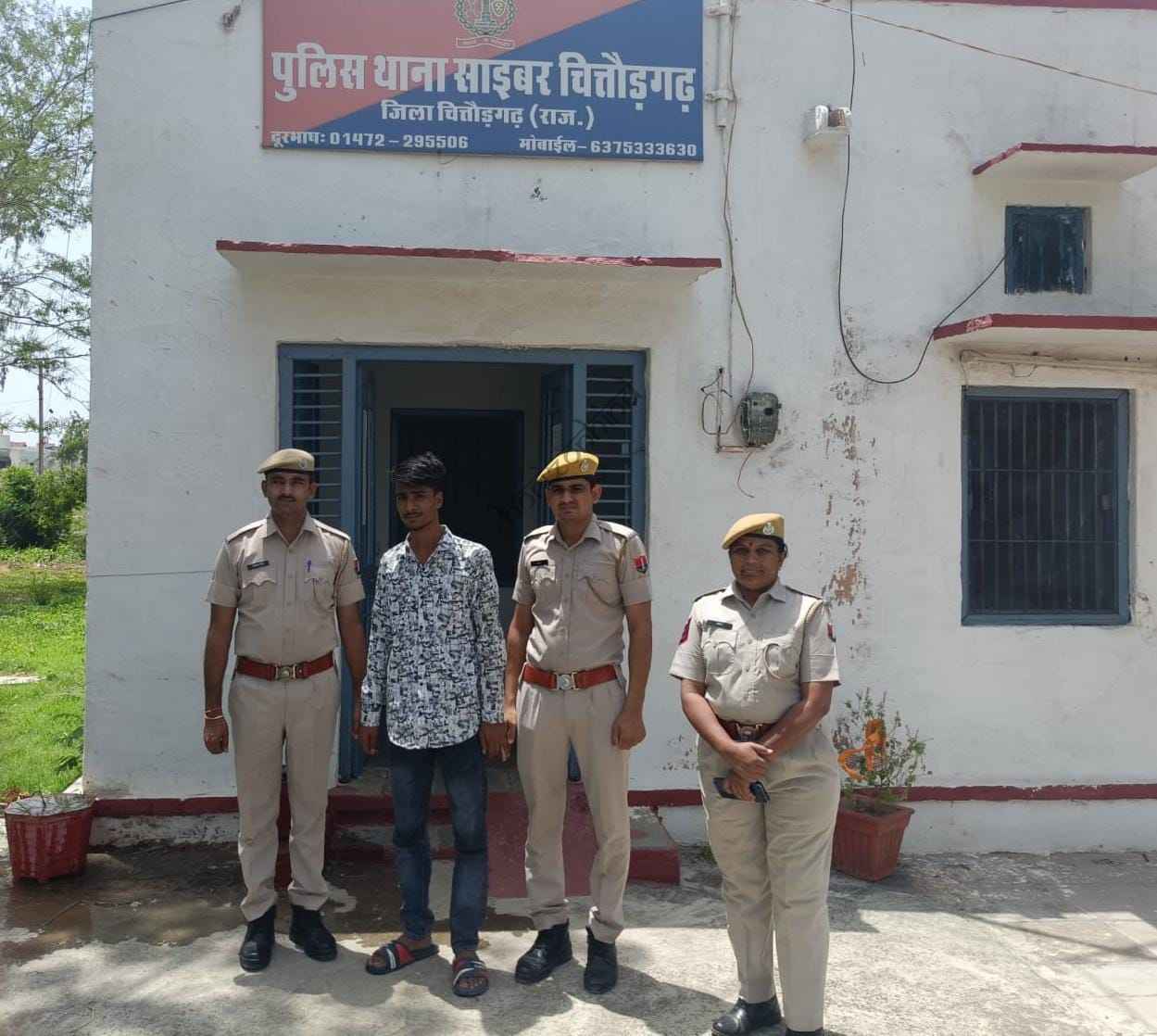 उदयपुर न्यूज़: लड़की के नाम की इंस्टाग्राम आई.डी बना फंसाया प्रेमजाल में, आत्महत्या की धमकी देकर ऐंठे रुपए