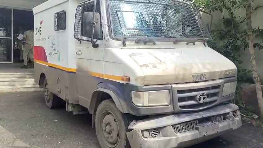 उदयपुर न्यूज़: गोगुंदा में 1100 किलो चांदी बरामद, दो लोग डिटेन, इनकम टैक्स के अधिकारी पहुंचे