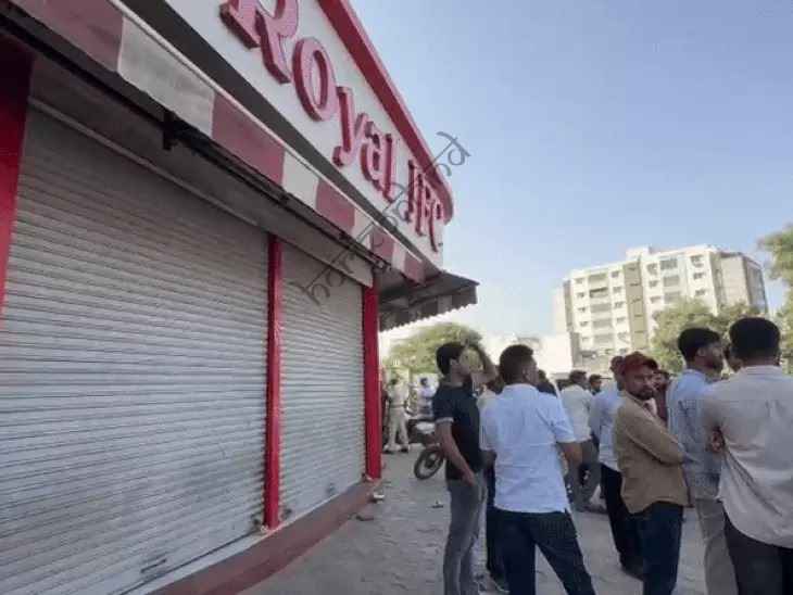उदयपुर न्यूज़: UDA ने एक साथ 35 दुकानें की सीज, आरके सर्किल पर नियम विपरीत निर्माण पर एक्शन