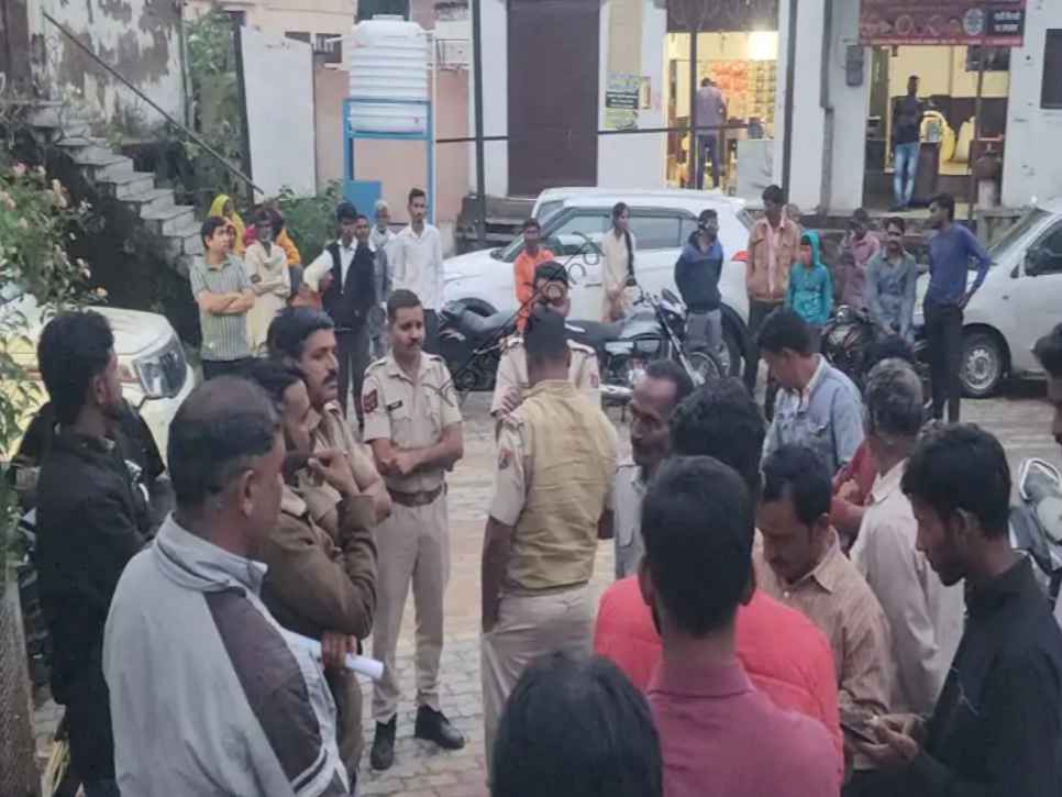 उदयपुर न्यूज़: जिस स्कूल बस से उतरा 4 साल का मासूम, उसी बस ने उसे कुचल दिया