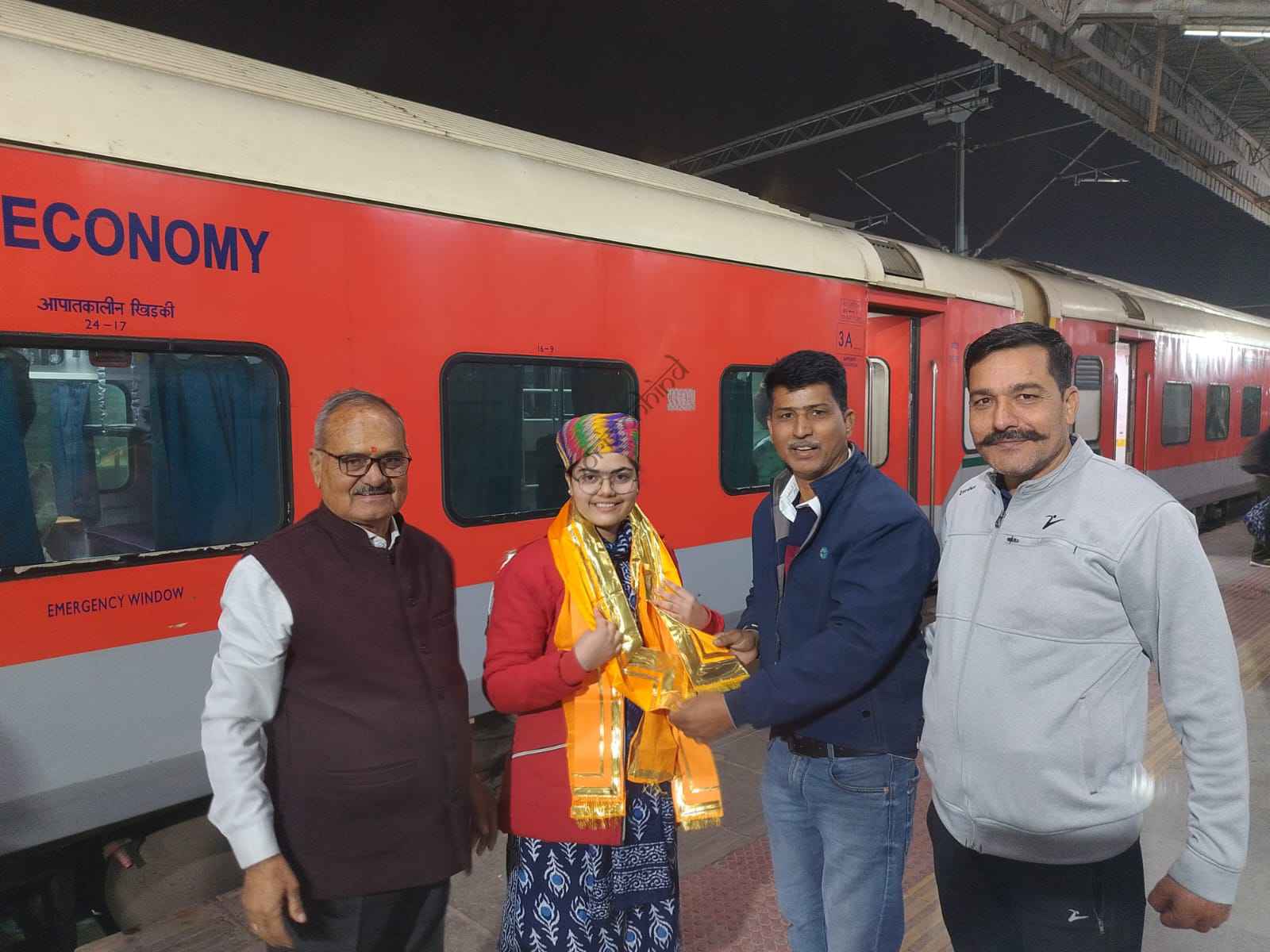 उदयपुर न्यूज़: छोटे गांव से बड़ी आवाज़ तक : युवा संसद की नेता प्रतिपक्ष हिमानी का उदयपुर में भव्य स्वागत