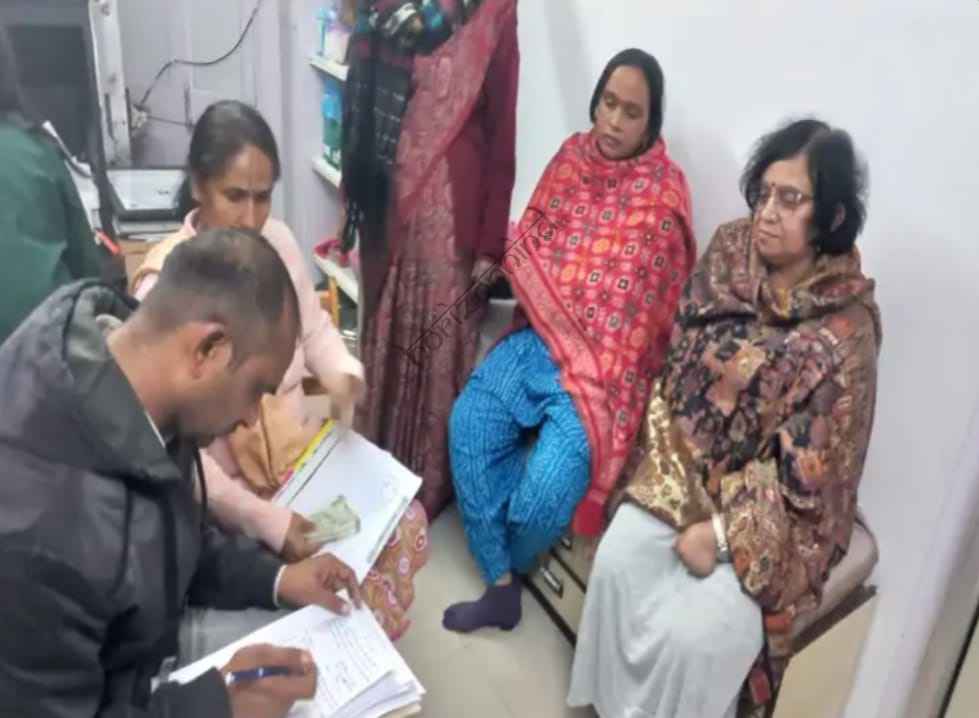 उदयपुर न्यूज़: IVF-सेंटर पर 35000 रुपए में भ्रूण-लिंग जांच करते डॉक्टर-दलाल गिरफ्तार, डॉक्टर ने 35 हजार रुपए लेकर बताया- गर्भ में बेटा है