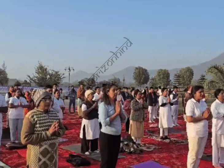 उदयपुर न्यूज़: 551 जोड़ों ने सामूहिक रूप से सूर्य को अर्घ्य किया अर्पित, विश्व शांति की कामना की