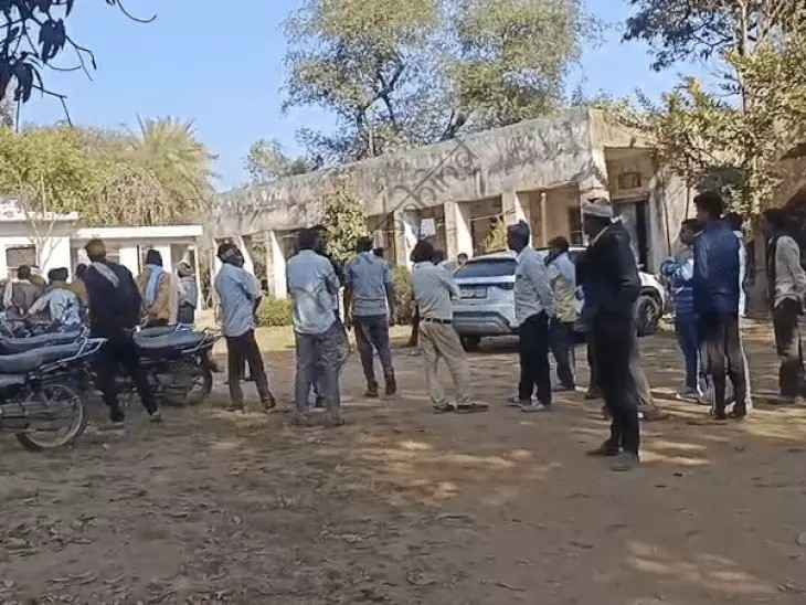 उदयपुर न्यूज़: रिवर्स लेते समय पिकअप ने खेलते बच्चे को कुचला, मौत