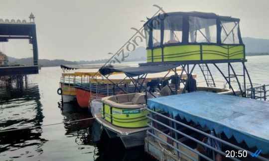 उदयपुर न्यूज़: पिछोला झील में रात के अंधेरे में चल रही थी नावें, निगम ने 5 बोट की सीज