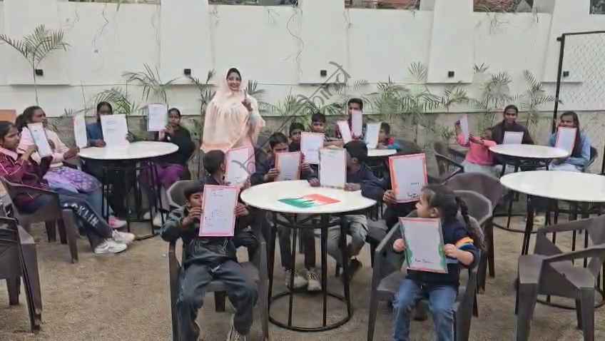 उदयपुर न्यूज़: जब नन्हे हाथों ने रचा बड़ा भारत: वंचित बच्चों की पेंटिंग में झलका गणतंत्र