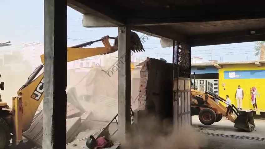 उदयपुर न्यूज़: एमडी फैक्ट्री का अंत: बुलडोजर से जमींदोज, प्रतापगढ़ में कानून का राज कायम!