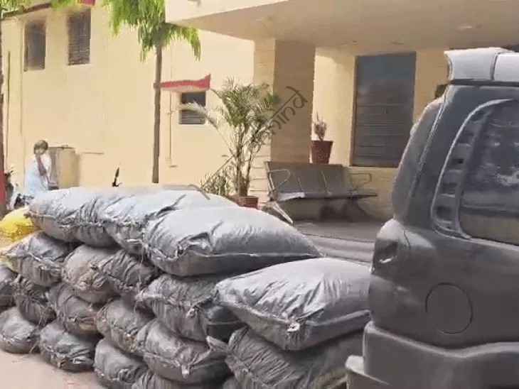 उदयपुर न्यूज़: ड्रग्स का बड़ा जाल : 455 किलो डोडा चूरा और स्कॉर्पियो जब्त, तस्कर फरार