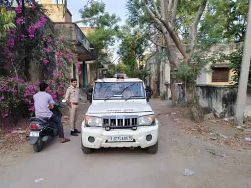 उदयपुर न्यूज़: कानोड़ CHC के डॉक्टर के सरकारी क्वार्टर में ANM की संदिग्ध मौत