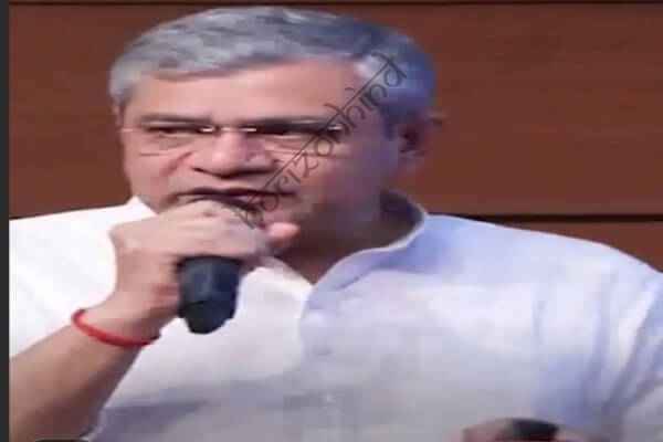 राष्ट्रीय न्यूज़: केंद्र ने 8 वां वेतन आयोग मंजूर किया: 1.19 करोड़ कर्मचारियों-पेंशनरों को लाभ, सिफारिशें जनवरी 2026 से लागू होने की संभावना