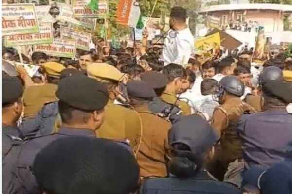 राजस्थान न्यूज़: जयपुर में युवा कांग्रेस का मुख्यमंत्री आवास मार्च, तनावपूर्ण—पुलिस से धक्का-मुक्की, वाटर कैनन का इस्तेमाल: कई कार्यकर्ता हिरासत में