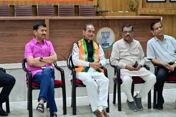 राजस्थान न्यूज़: भाजपा प्रदेशाध्यक्ष मदन राठौड़ का पूर्व मुख्यमंत्री अशोक गहलोत पर हमला, पाकिस्तान भक्ति का लगाया आरोप