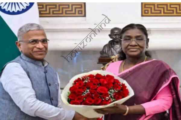 राष्ट्रीय न्यूज़: हरिवंश नारायण सिंह बने मनोनीत राज्यसभा सांसद, उपराष्ट्रपति ने दिलाई शपथ