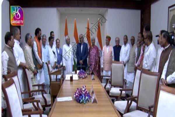 राष्ट्रीय न्यूज़: बिहार के मुख्यमंत्री नीतीश कुमार ने ली राज्यसभा सांसद की शपथ, चारों सदनों के सदस्य बनने का बनाया रिकॉर्ड