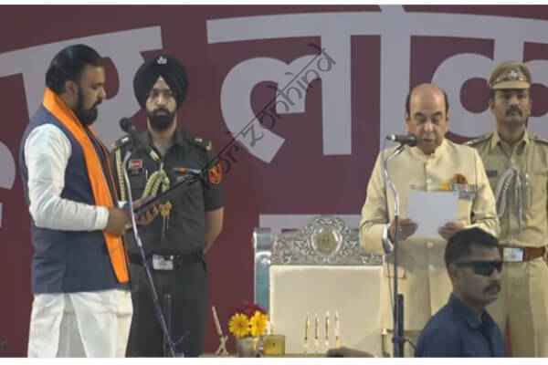 राष्ट्रीय न्यूज़: बिहार में सम्राट चौधरी ने मुख्यमंत्री और दो उपमुख्यमंत्री ने ली शपथ, नीतीश कुमार रहे मौजूद