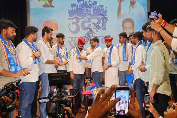 राजस्थान न्यूज़: युवा उदय सम्मेलन’ में युवाओं ने उठाई शिक्षा और लोकतंत्र की आवाज, छात्रसंघ चुनाव बंद होने से विद्यार्थियों के लोकतांत्रिक अधिकार हो रहे हैं प्रभावित: विनोद जाखड़