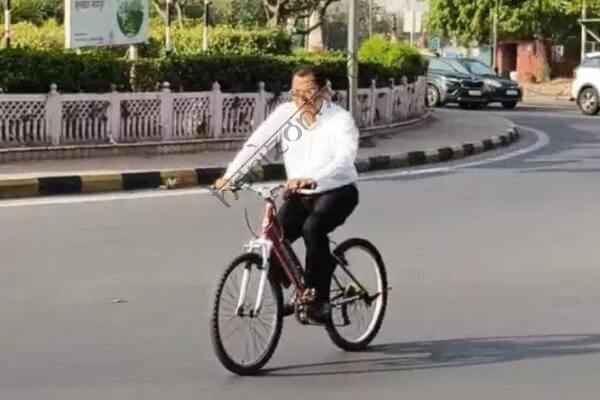 राजस्थान न्यूज़: पेट्रोल-डीजल बचाओ मुहिम: राजस्थान हाईकोर्ट जज जस्टिस समीर जैन साइकिल चलाकर पहुंचे कोर्ट