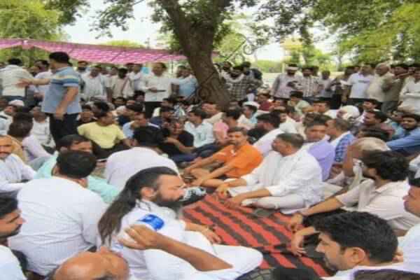 राजस्थान न्यूज़: भाजपा नेता रामवतार असवाल की गला रेतकर हत्या, मनोहरपुर में आक्रोश, परिजनों ने मांगा 1 करोड़ मुआवजा