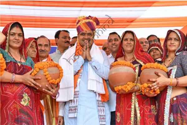 राजस्थान न्यूज़: भाजपा का शक्ति प्रदर्शन : यमुना जल समझौते के बाद जयपुर लौटे मुख्यमंत्री भजनलाल शर्मा, बोले- हम पानी लाएंगे, किसान सोना पैदा करेगा