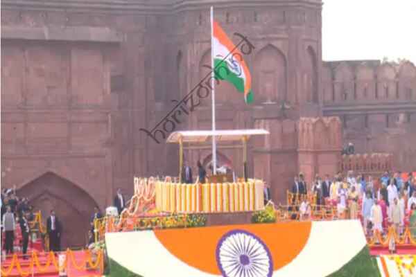राष्ट्रीय न्यूज़: 80 वें स्वतंत्रता दिवस पर लाल किले की प्राचीर से पहली बार गूंजा ‘वंदे मातरम्’, पीएम मोदी ने 13वीं बार फहराया तिरंगा