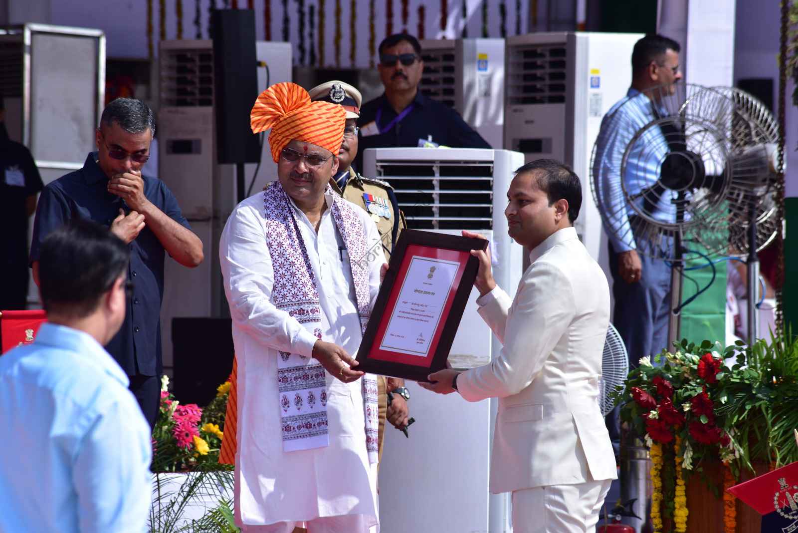 राजस्थान न्यूज़: स्वाधीनता दिवस के उपलक्ष्य में बीकानेर में आयोजित राज्य स्तरीय समारोह में जिला कलक्टर लोक बन्धु का राज्य स्तर पर सम्मान