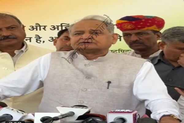 राजस्थान न्यूज़: निकाय-पंचायत चुनाव में Gen Z को 50% से ज्यादा टिकट देने की पैरवी, पूर्व मुख्यमंत्री गहलोत बोले- सिफारिश से टिकट दिया तो हारेंगे