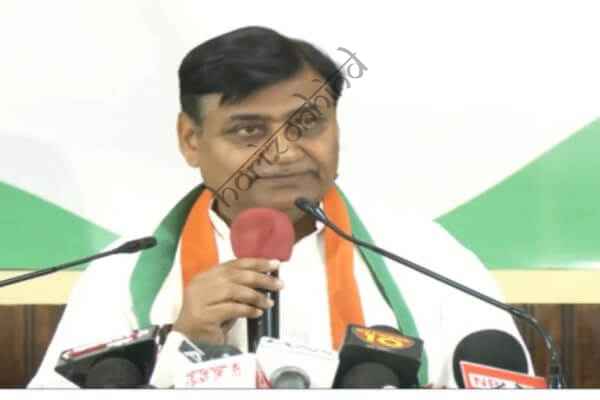 राजस्थान न्यूज़: भीलवाड़ा में 17 सिंबल जमा नहीं होने पर कांग्रेस सख्त, डोटासरा ने 48 घंटे में मांगी रिपोर्ट, जयपुर-कोटा समेत बगावत वाले निकाय भी रडार पर