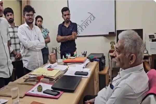 राजस्थान न्यूज़: राजस्थान यूनिवर्सिटी में PhD एडमिशन पर हंगामा: छात्रों ने RUPA कन्वीनर एस.के. गुप्ता का किया घेराव, इकोनॉमिक्स में अतिरिक्त प्रवेश का आरोप