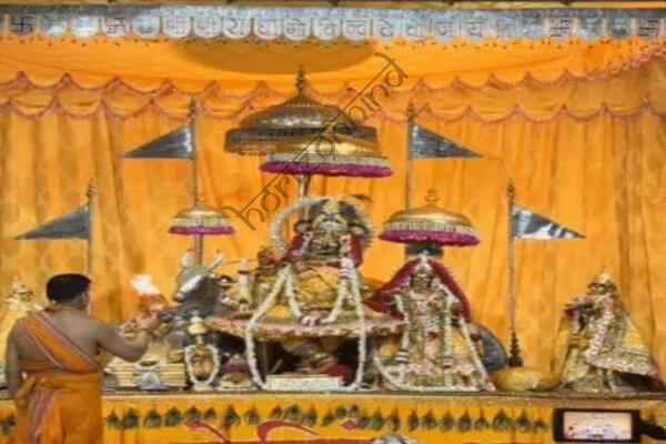 राजस्थान न्यूज़: जन्माष्टमी पर भक्ति में डूबा राजस्थान: गोविंददेवजी में पंचामृत अभिषेक, श्रीनाथजी को 21 तोपों की सलामी, सांवलियाजी में 1100 ड्रोन का भव्य शो