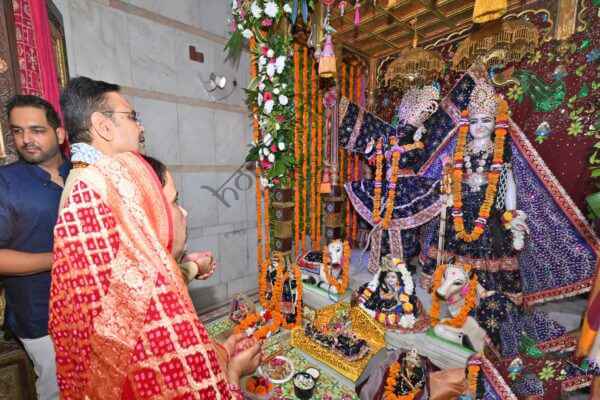 राजस्थान न्यूज़: जन्माष्टमी पर बीलवा के श्री राधा सरल बिहारी मंदिर पहुंचे मुख्यमंत्री भजनलाल शर्मा, प्रदेश की खुशहाली के लिए की पूजा-अर्चना