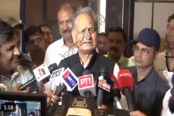 राजस्थान न्यूज़: निकाय चुनाव में मुख्यमंत्री के रोड शो पर अशोक गहलोत का हमला: बोले- यह उपलब्धि नहीं, सरकार की नाकामी, सड़क, RCA और जातिगत जनगणना पर भी उठाए सवाल