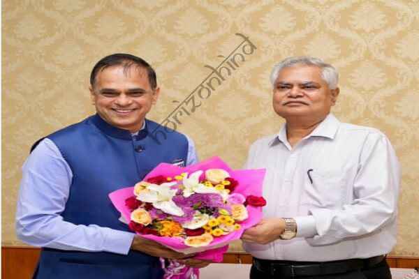 राजस्थान न्यूज़: शांतिपूर्ण निकाय चुनाव संचालन पर मुख्य सचिव ने राज्य निर्वाचन आयुक्त को दी बधाई